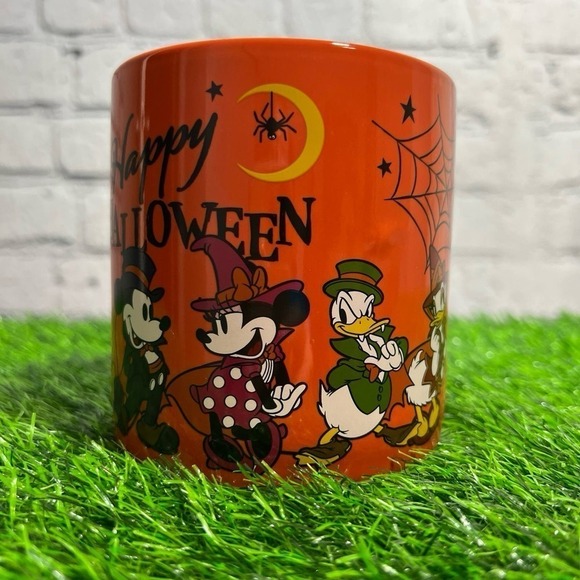 Disney Halloween Coffee Mug Cup Mickey Minnie Donald Daisy Pluto 20oz Ceramic - Picture 3 of 8